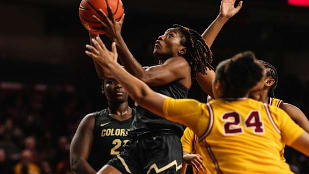 Jaylyn Sherrod drive to hoop vs. USC